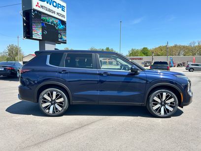 New 2025 Mitsubishi Outlander SE