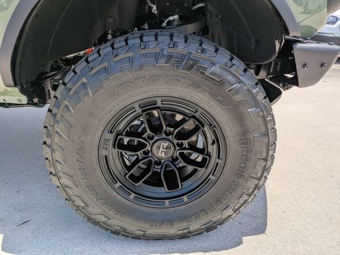 New 2025 Ford Bronco Big Bend w/ Black Diamond Package AWD/4WD image 11