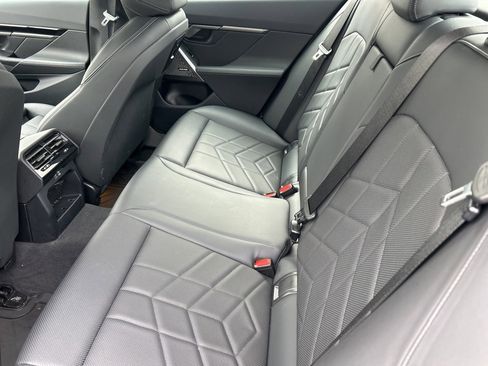 Used 2025 BMW 530i xDrive w/ Premium Package image 9