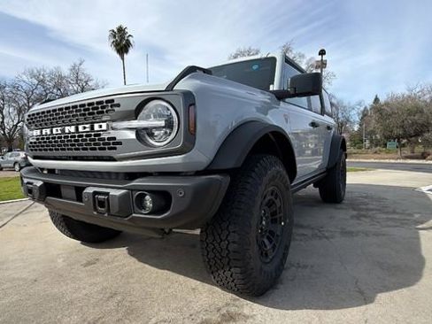 New 2026 Ford Bronco Badlands image 9