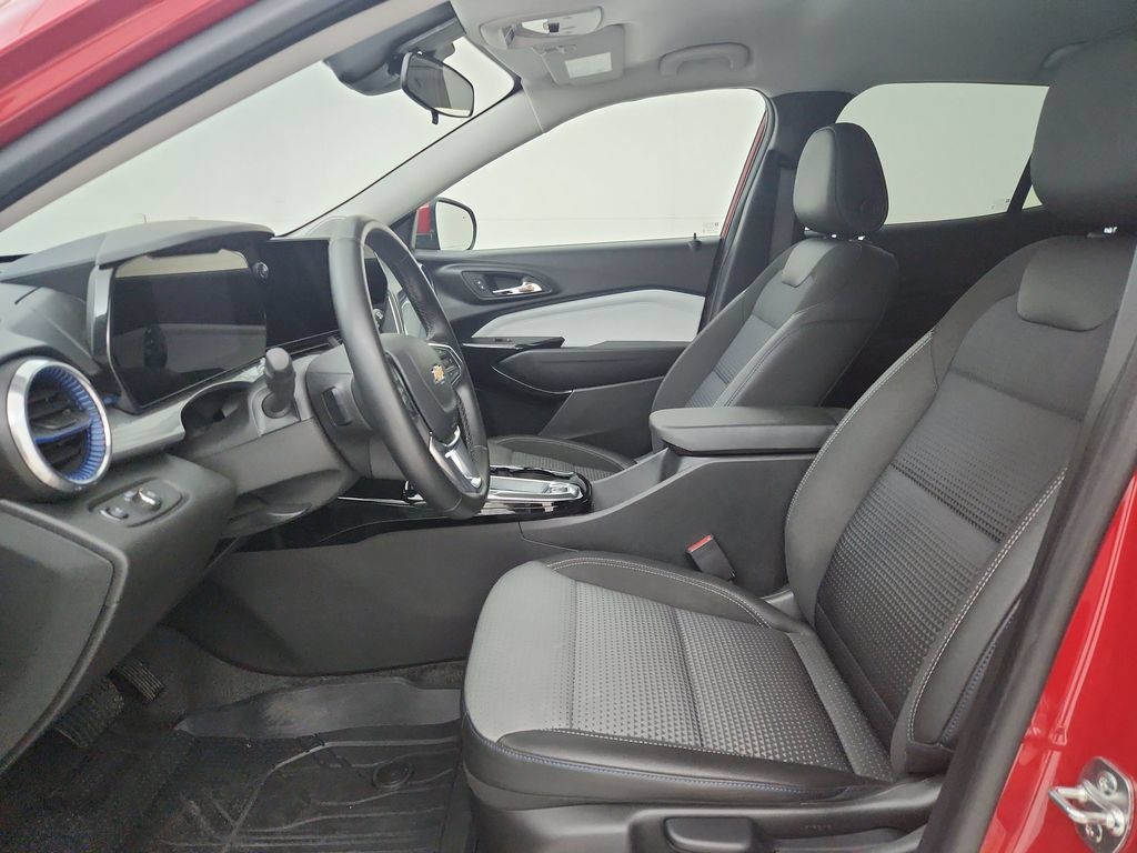 Used 2026 Chevrolet Trax LT w/ Driver Confidence Package FWD image 20