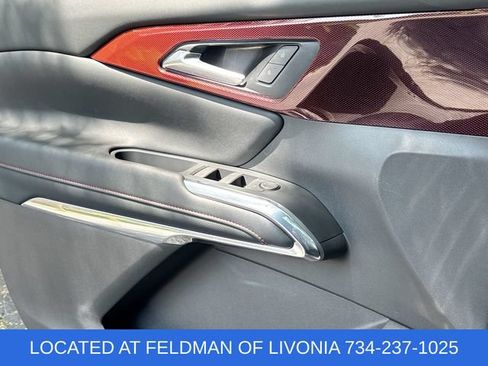 Certified 2025 Chevrolet Traverse Z71 w/ Driver Confidence Package AWD/4WD image 23
