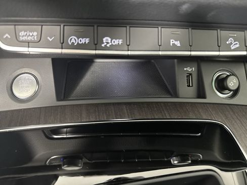 Used 2023 Audi Q5 2.0T Premium w/ Convenience Package AWD/4WD image 9