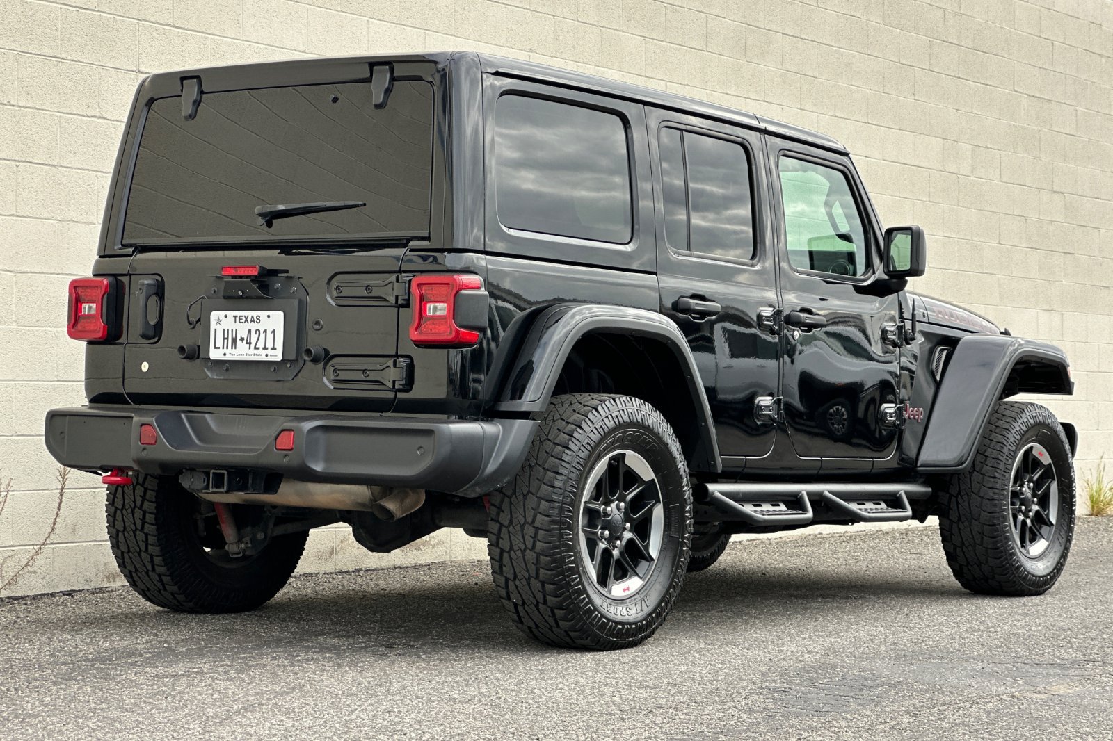 Used 2018 Jeep Wrangler Unlimited Rubicon AWD/4WD image 4