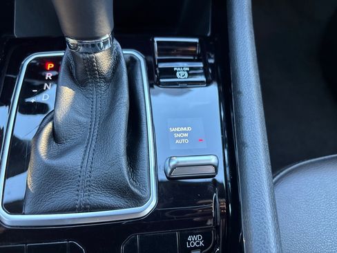 Used 2025 Jeep Compass Limited image 10