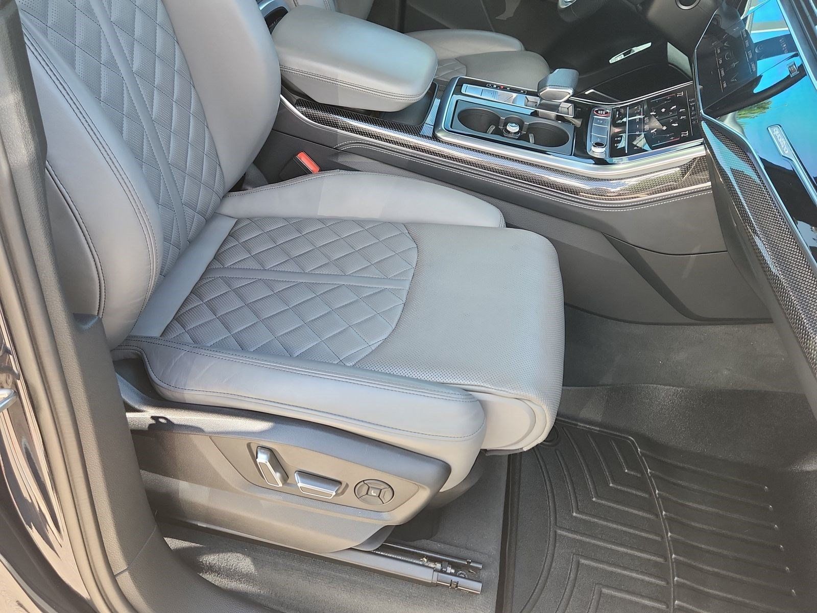 Used 2021 Audi SQ7 Prestige w/ Prestige Package AWD/4WD image 19