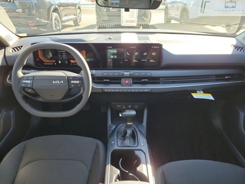 New 2026 Kia K4 LXS image 16