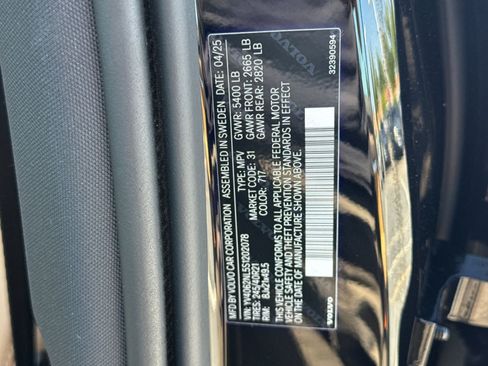 Certified 2025 Volvo V90 B6 Cross Country Ultra w/ Protection Package Premier AWD/4WD image 33