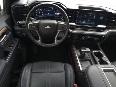 Used 2022 Chevrolet Silverado 1500 High Country w/ Technology Package image 13