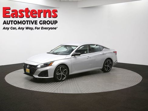 Used 2024 Nissan Altima 2.5 SR image 55