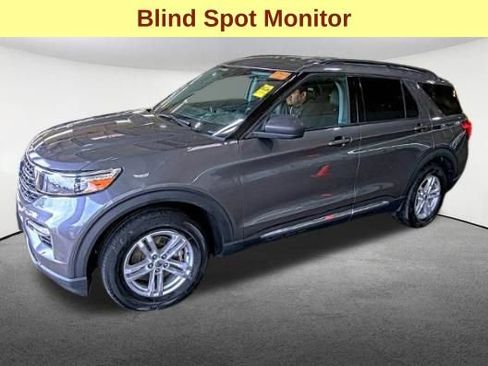 Used 2023 Ford Explorer XLT w/ Equipment Group 202A AWD/4WD image 4