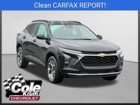 Used 2024 Chevrolet Trax LT w/ LT Convenience Package image 1