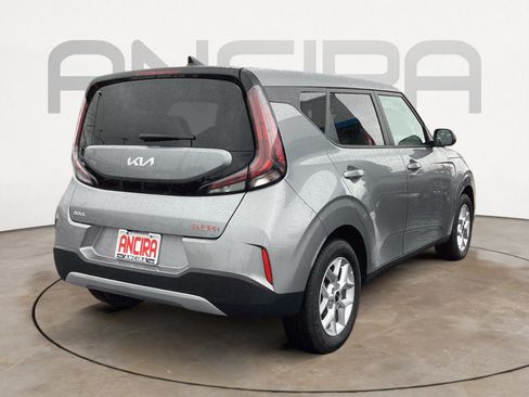 Used 2025 Kia Soul LX w/ LX Technology Package FWD image 14