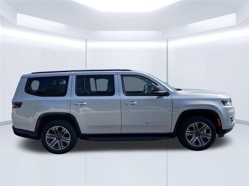 Used 2024 Jeep Wagoneer Series II AWD/4WD image 12