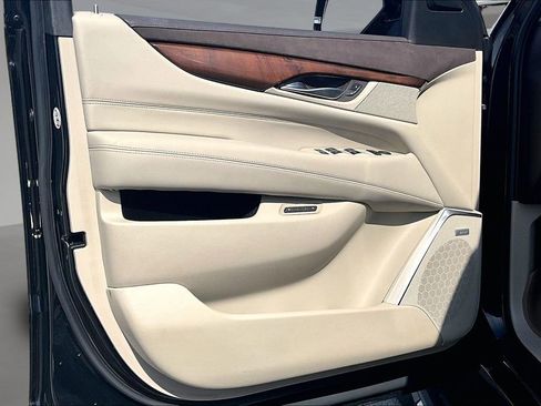 Used 2017 Cadillac Escalade Premium Luxury w/ LPO, Radiant Package image 19