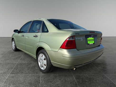 Used 2007 Ford Focus S FWD image 4