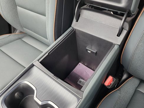 New 2026 GMC Acadia AT4 w/ Luxury Package image 36