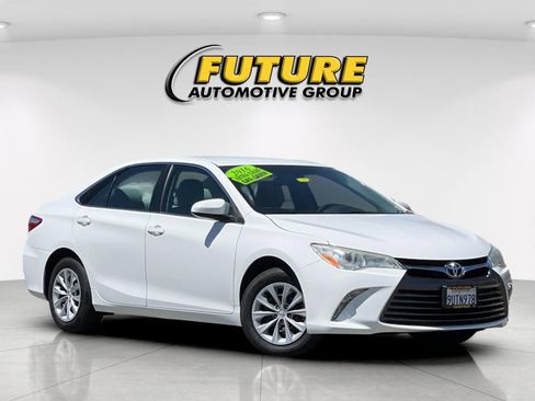 Used 2016 Toyota Camry LE FWD image 1