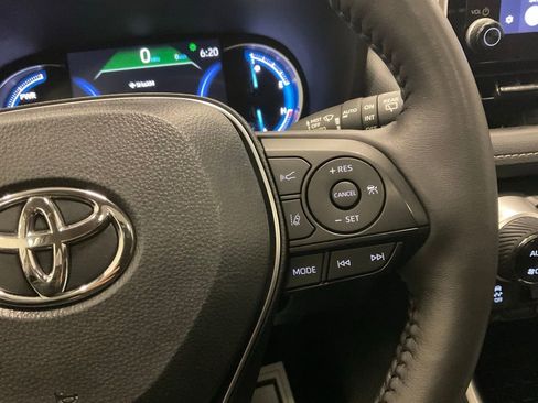 Used 2025 Toyota RAV4 XLE w/ Convenience Package image 18