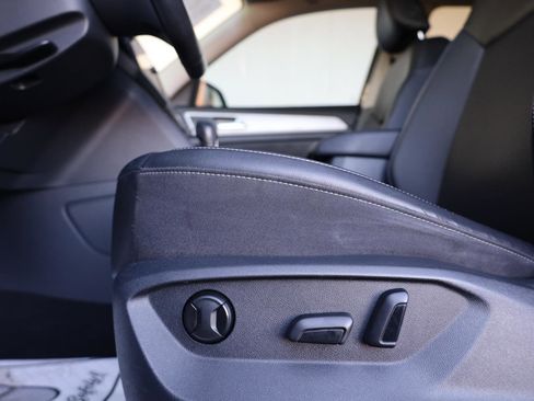 Used 2019 Volkswagen Atlas SE w/ Towing Package image 17