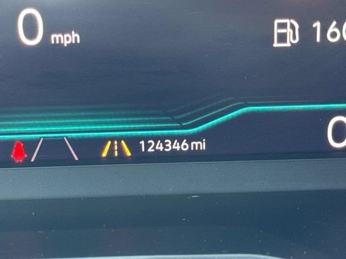 Used 2019 Volkswagen Jetta SEL w/ Cold Weather Package FWD image 12