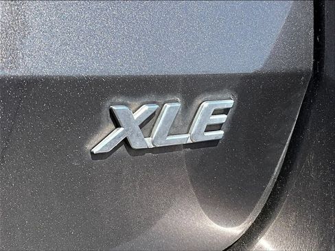 Used 2012 Toyota Sienna XLE w/ Premium Pkg FWD image 24