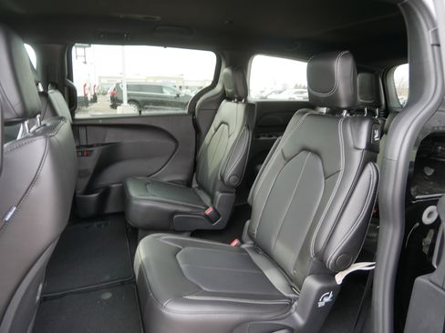 New 2026 Chrysler Voyager LX image 8