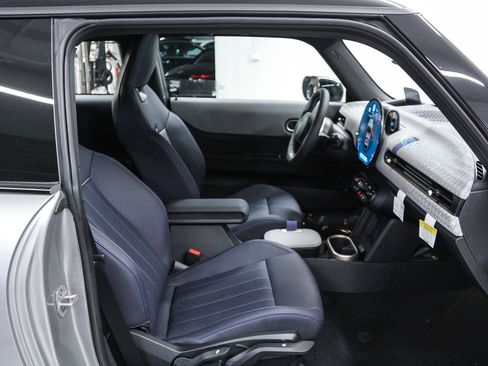 New 2026 MINI Cooper 2-Door Hardtop image 18