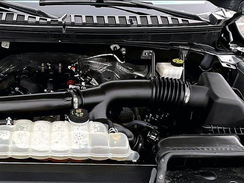 Used 2023 Ford Expedition Max XLT image 5