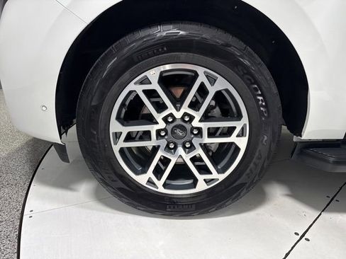 Used 2025 Ford Expedition Active AWD/4WD image 10