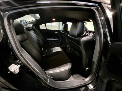 Used 2015 Dodge Charger R/T Scat Pack w/ Technology Group image 16