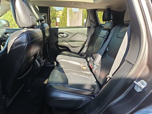 Used 2015 Jeep Cherokee Trailhawk w/ Comfort/Convenience Group AWD/4WD image 25