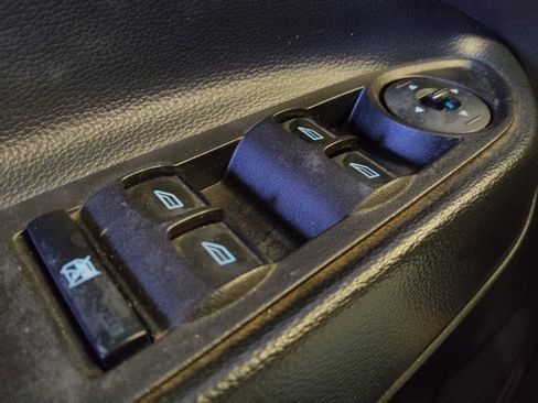 Used 2018 Ford Escape SE w/ SE Sport Appearance Package FWD image 27