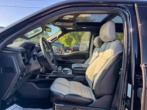 Used 2023 Ford F150 Lightning Platinum AWD/4WD image 29
