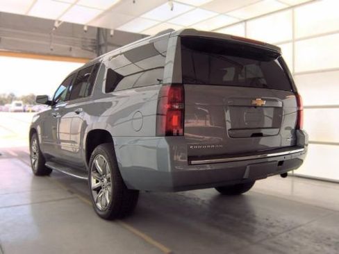 Used 2019 Chevrolet Suburban Premier RWD image 4