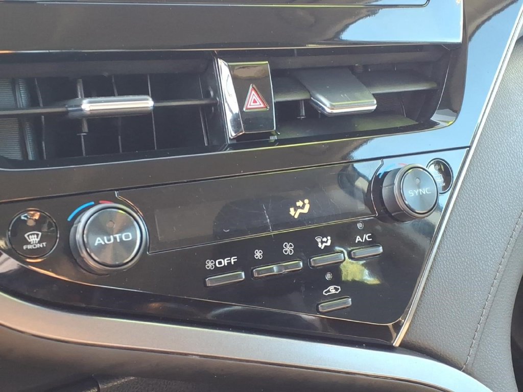 Used 2023 Toyota Camry LE FWD image 23