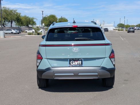 Used 2025 Hyundai Kona Limited AWD/4WD image 4