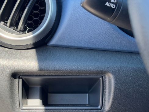 Used 2025 Nissan Versa SV image 28