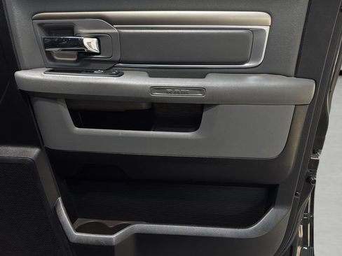 Used 2016 RAM 1500 Classic SLT AWD/4WD image 7
