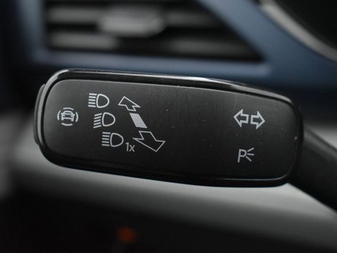 Used 2024 Volkswagen Taos SE image 23