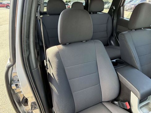 Used 2011 Ford Escape XLT w/ 202A Rapid Spec Order Code FWD image 29