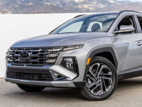 New 2025 Hyundai Tucson Limited AWD/4WD image 2