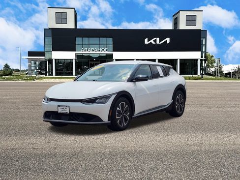 Certified 2024 Kia EV6 Light AWD/4WD image 5