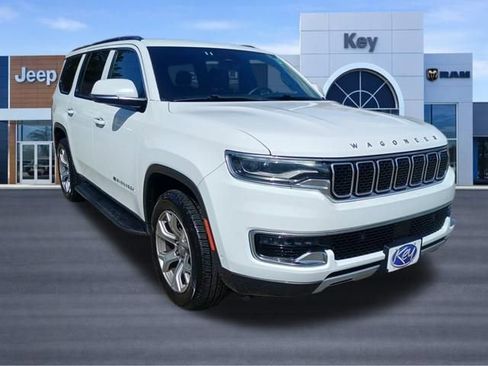 Used 2022 Jeep Wagoneer Series II AWD/4WD image 8