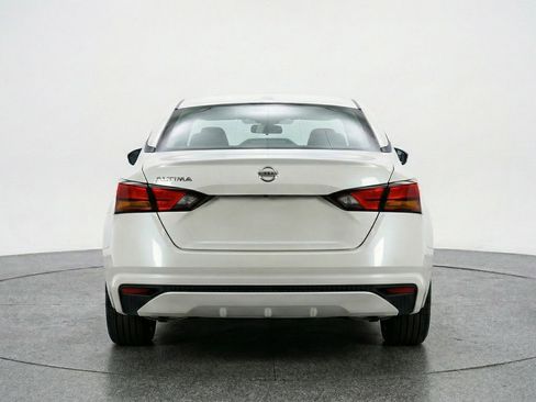 Used 2025 Nissan Altima 2.5 SV image 7