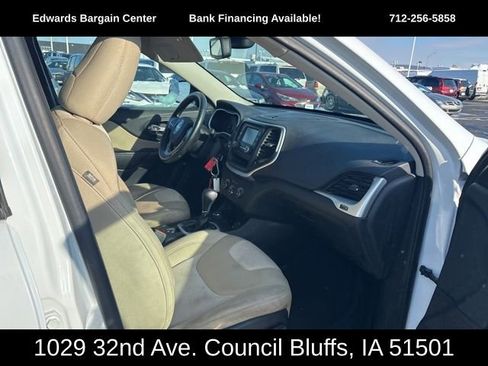 Used 2015 Jeep Cherokee Sport image 10