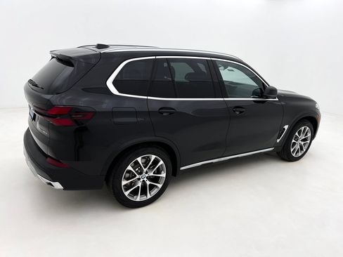 Used 2026 BMW X5 xDrive50e w/ Climate Comfort Package AWD/4WD image 4
