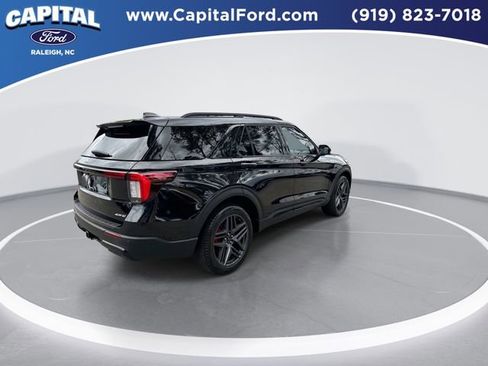 Certified 2025 Ford Explorer ST-Line w/ Premium Package image 8