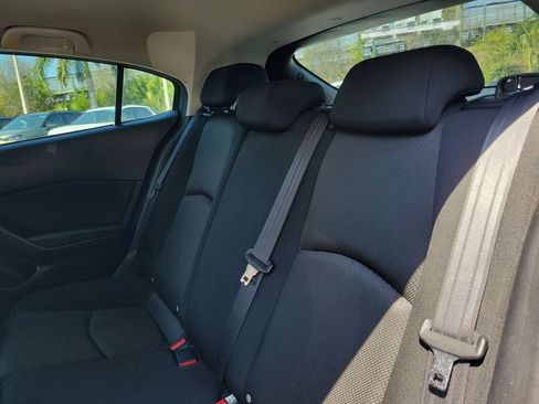 Used 2018 MAZDA MAZDA3 Sport FWD image 10