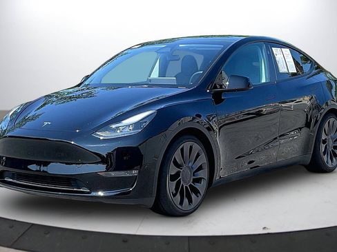 Used 2025 Tesla Model Y Performance AWD/4WD image 4